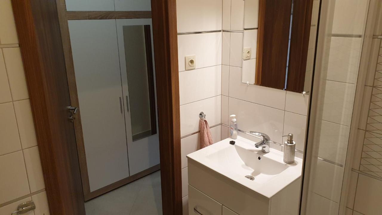 Buzavirag Apartmanhaz Balatonakali Exterior foto