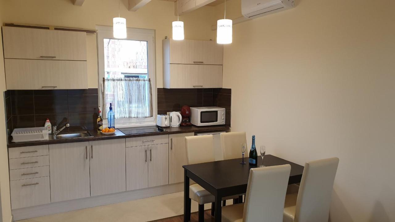 Buzavirag Apartmanhaz Balatonakali Exterior foto